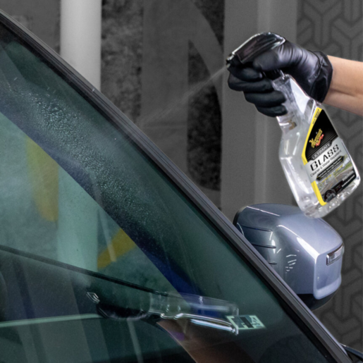 Meguiar's Ultimate Glass Cleaner and Water Repellant 473ml - G240416